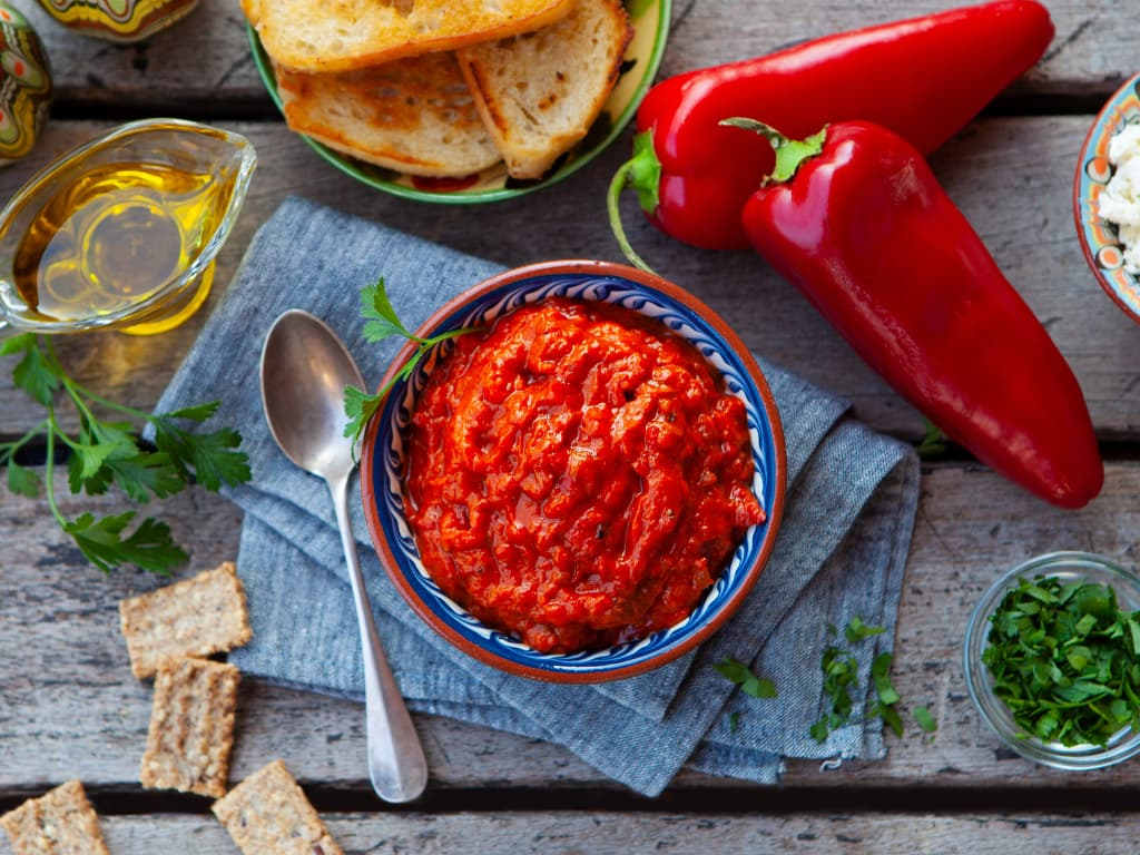 ajvar-uskupte-ne-yenir-arac-kirala.webp