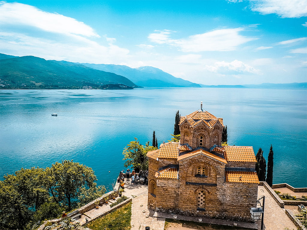 ohrid-golu-makedonya-vizesiz-gezilecek-ulkeler-rentivo-uskup.webp