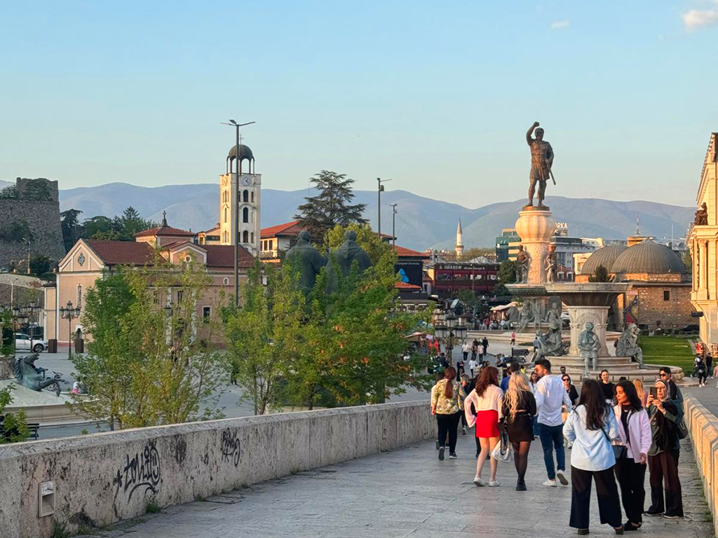 skopje-stone-bridge-rentivo.webp